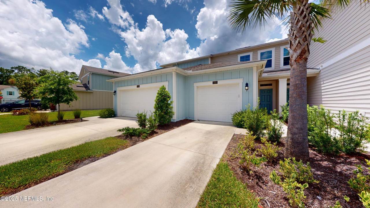 102 Pomona Way - Photo 1