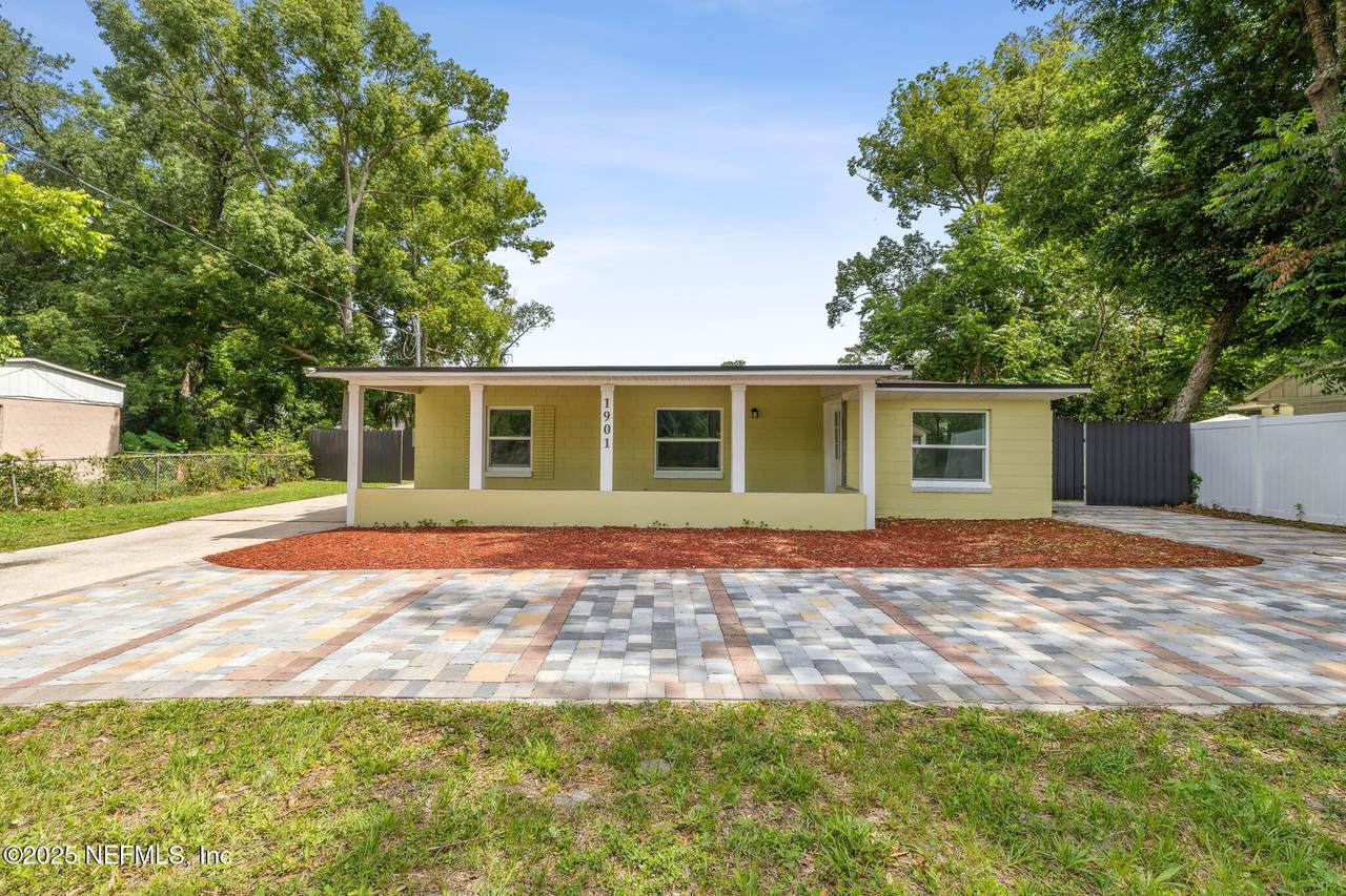 1901 Forest Hills Road - Photo 1