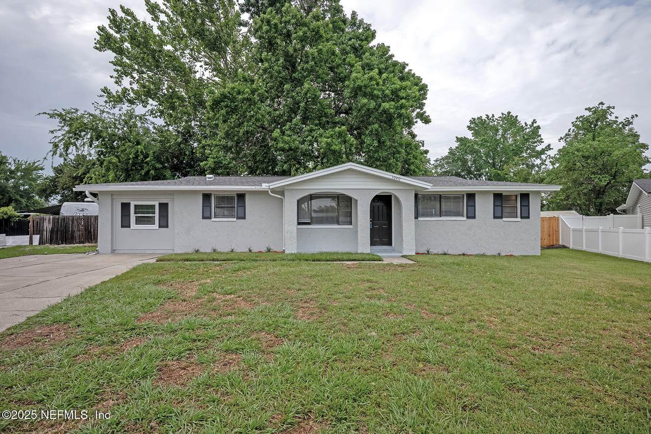 1040 Sawyerwood Drive - Photo 1