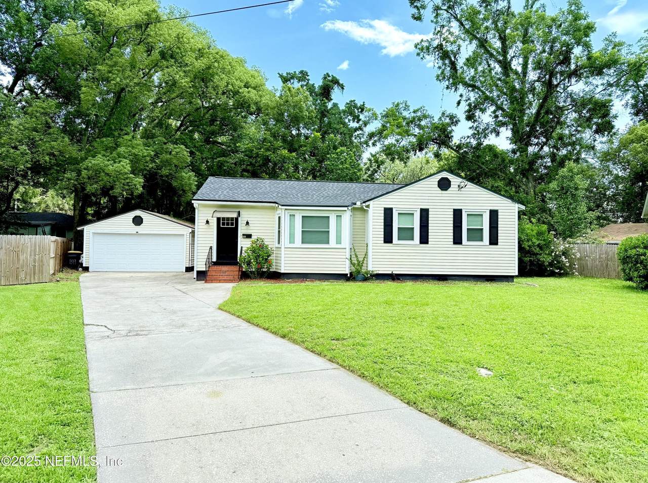 1319 Azalea Drive - Photo 1