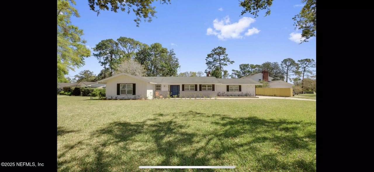 7843 Holiday Road - Photo 1