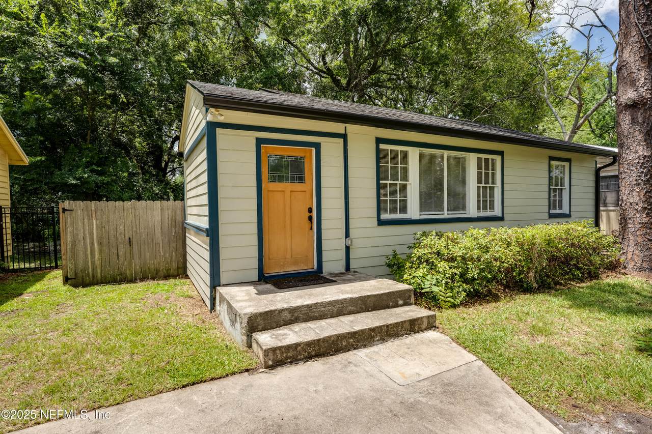 3516 Myra Street - Photo 1