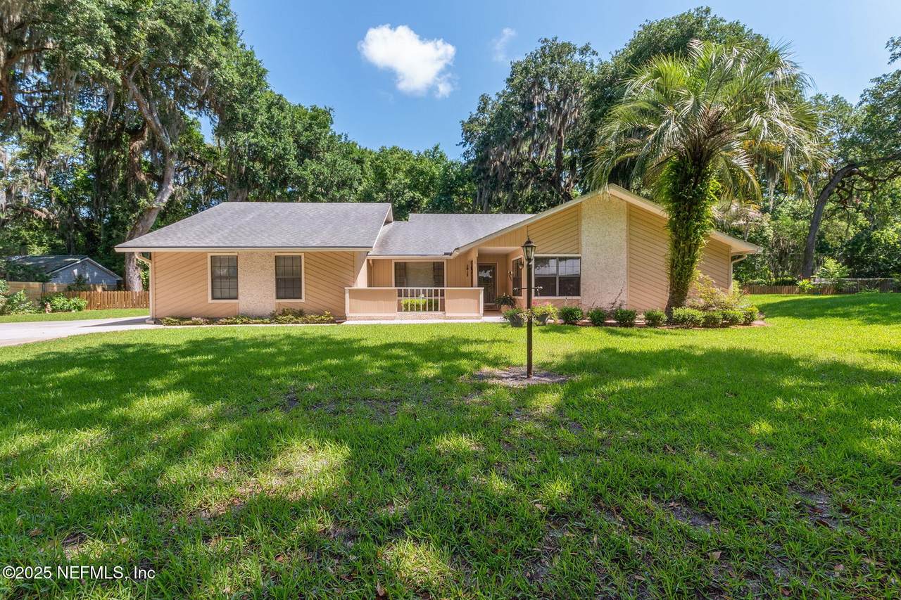 835 Fountain Drive - Photo 1