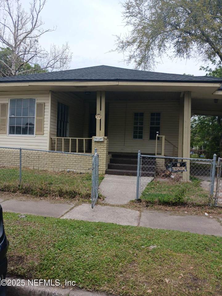 1257 25TH Street - Photo 1