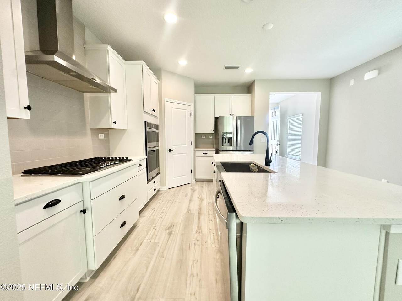 356 Bermudez Way - Photo 1