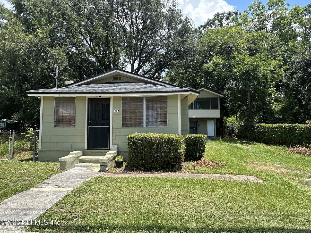 1433 13TH Street - Photo 1