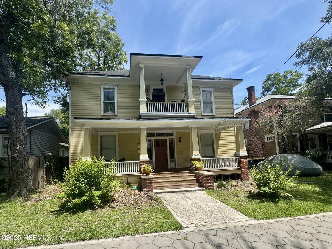 2037 Myra Street - Photo 1