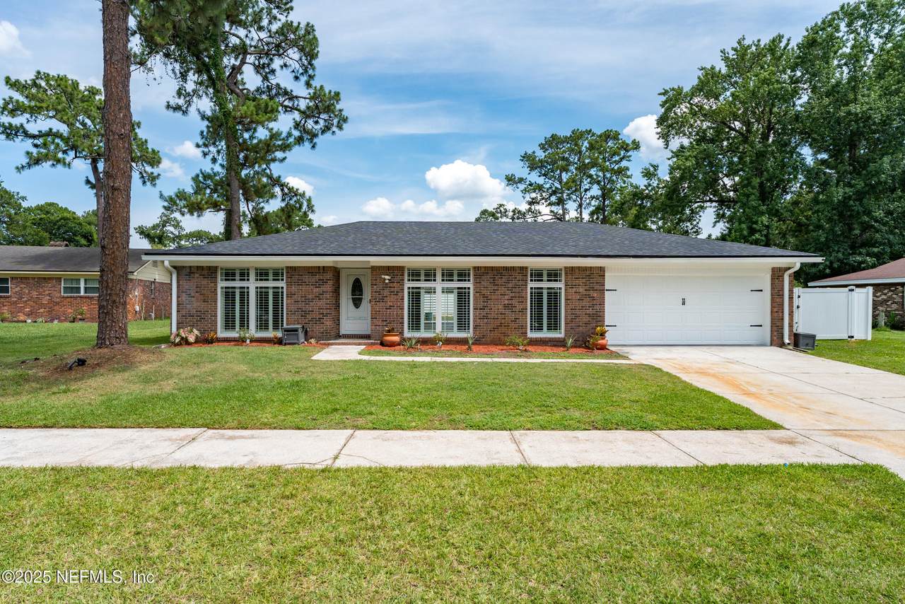 5120 Edgeware Court - Photo 1