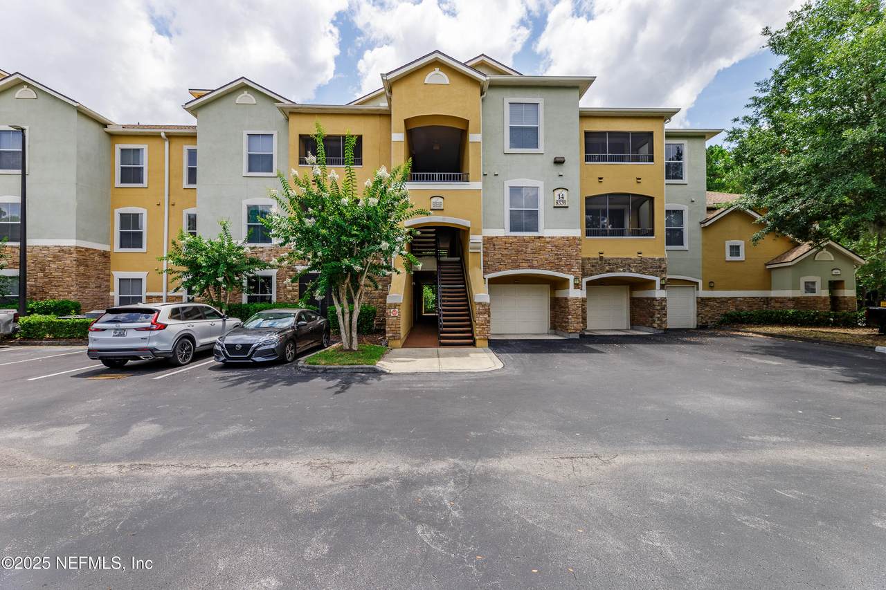 8539 Gate Parkway - Photo 1