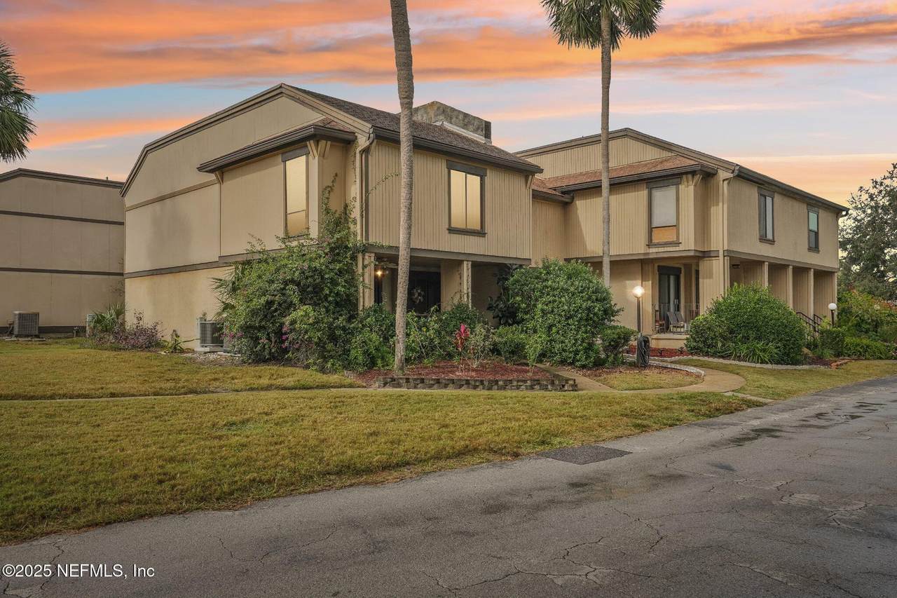 7754 Las Palmas Way - Photo 1