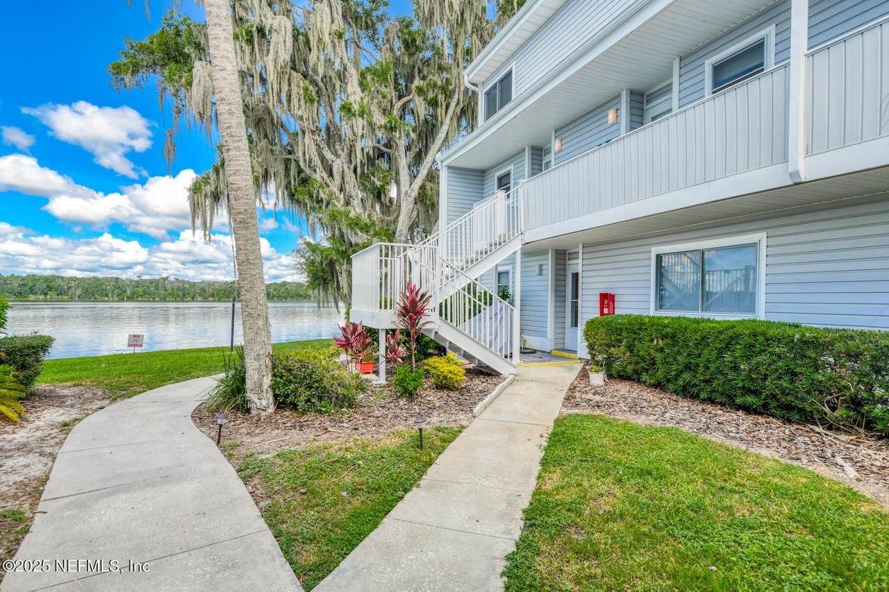 222 River Bend Place - Photo 1