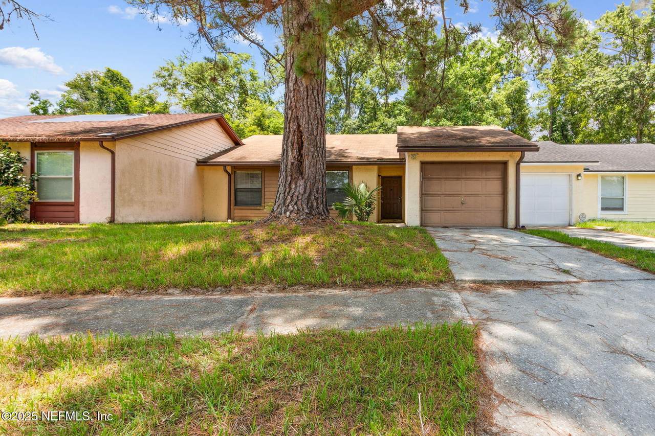 10715 Meadowlea Drive - Photo 1