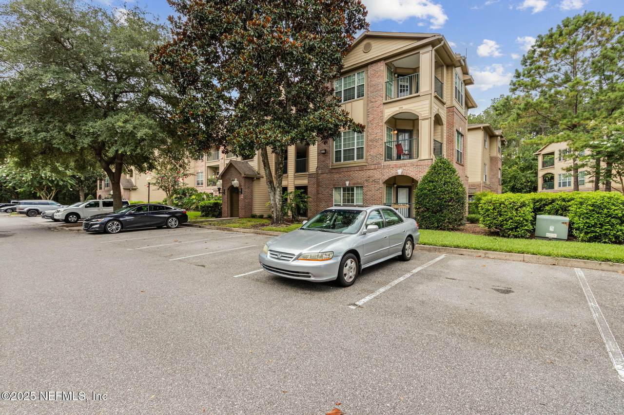 7800 Point Meadows Drive - Photo 1