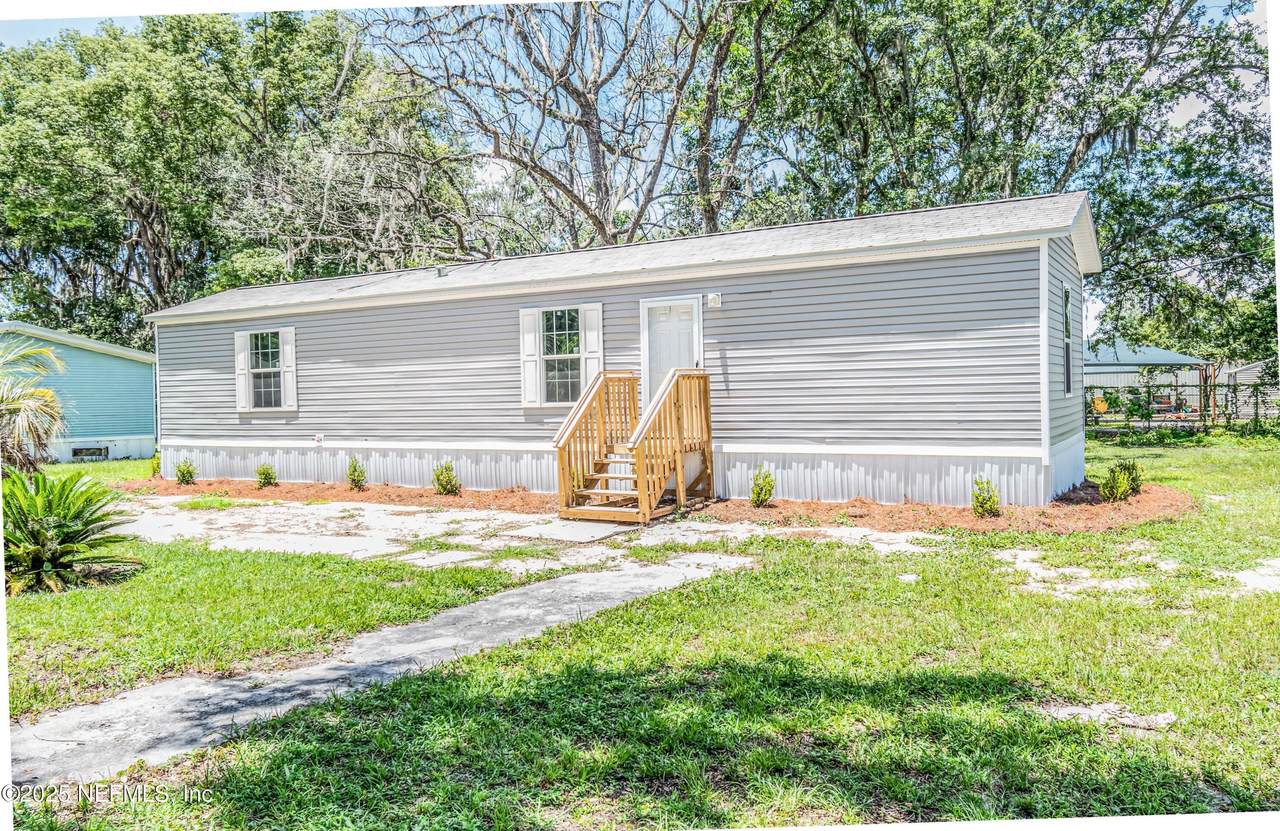 406 Sycamore Drive - Photo 1
