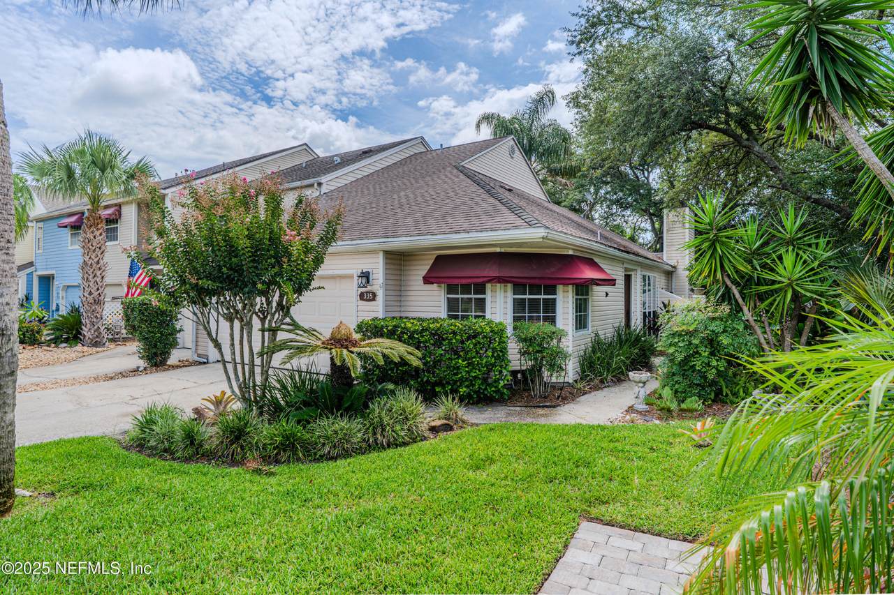 335 Sunrise Circle - Photo 1