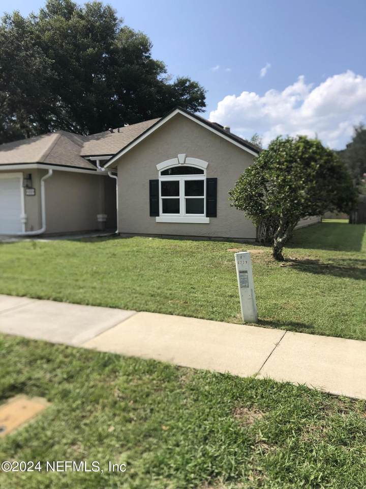 8229 Provincial Circle - Photo 1