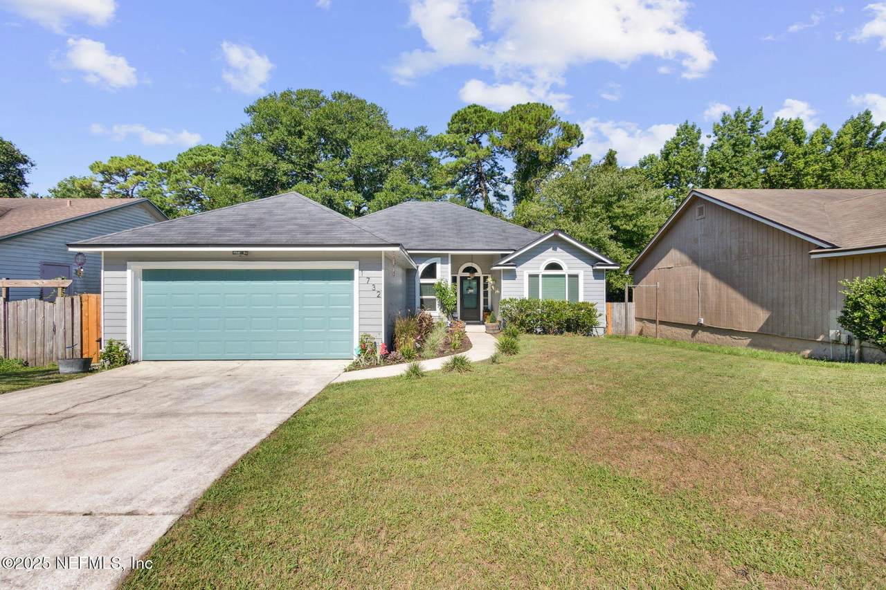 1732 Chandelier Circle - Photo 1