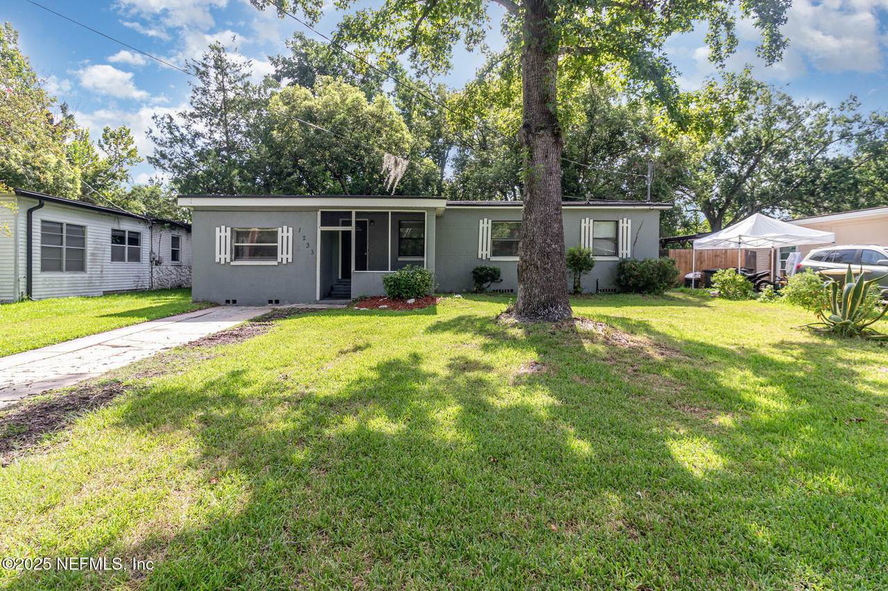 1233 Denaud Street - Photo 1
