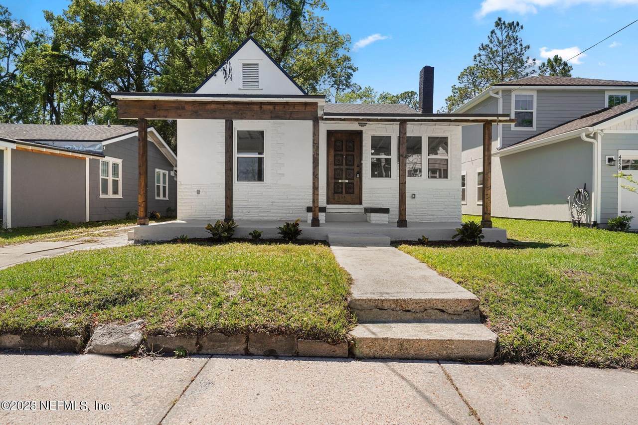 4622 Polaris Street - Photo 1