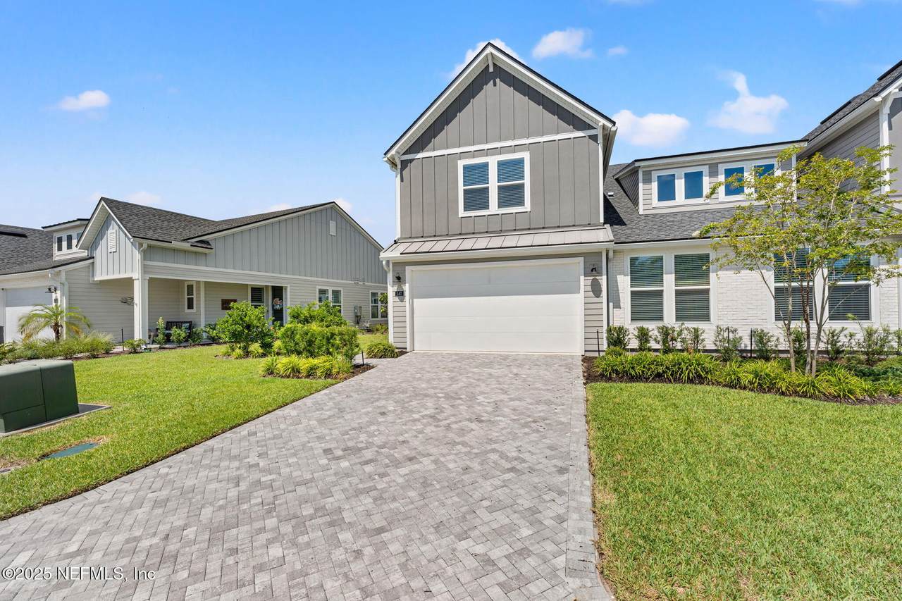 147 Cool Springs Avenue - Photo 1