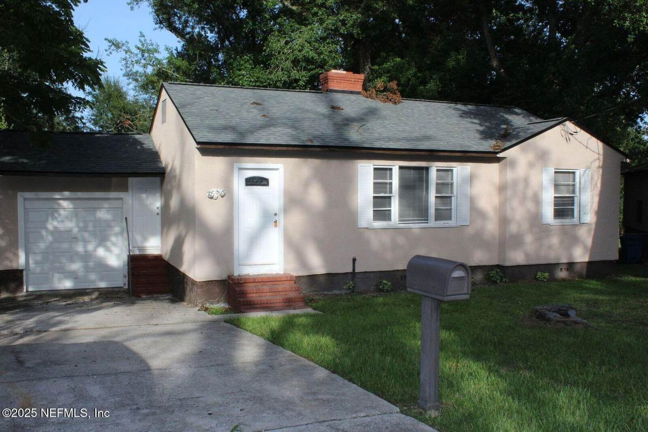 7909 Wainwright Drive - Photo 1