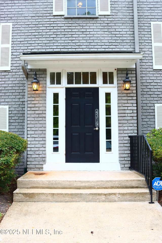 4319 Plaza Gate Lane - Photo 1