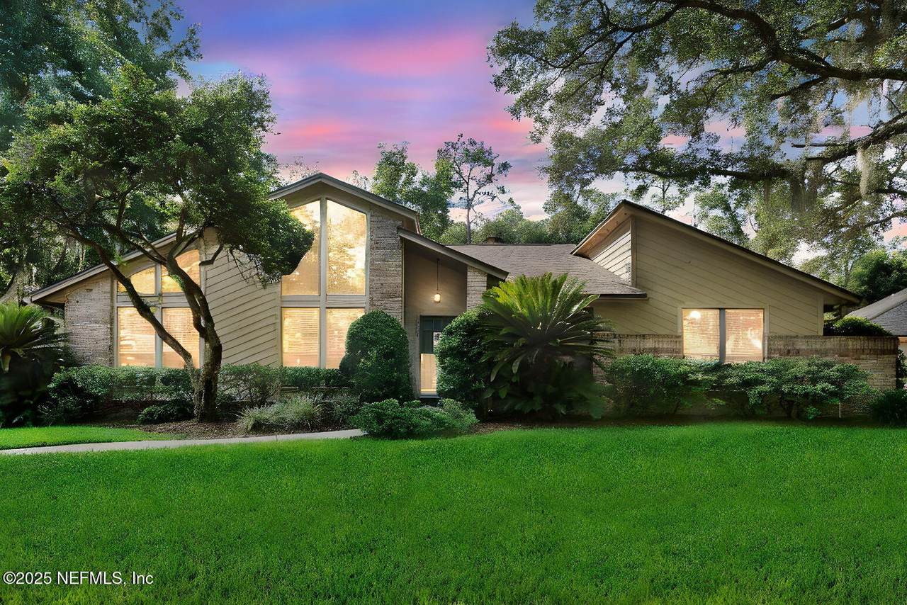 1076 Mainsail Lane - Photo 1