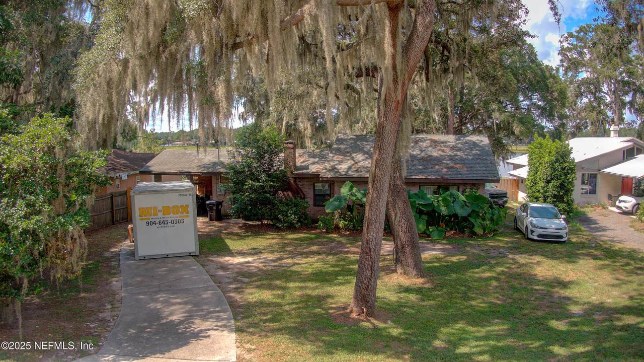 7861 State Road 21 - Photo 1