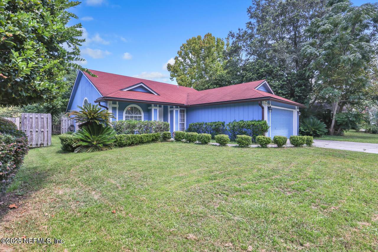 1539 Mountain Lake Drive - Photo 1