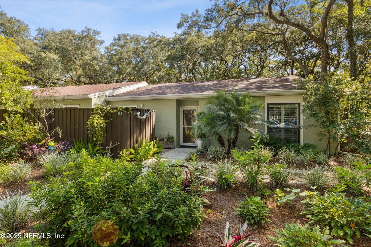 1790 Mariners Walk - Photo 1