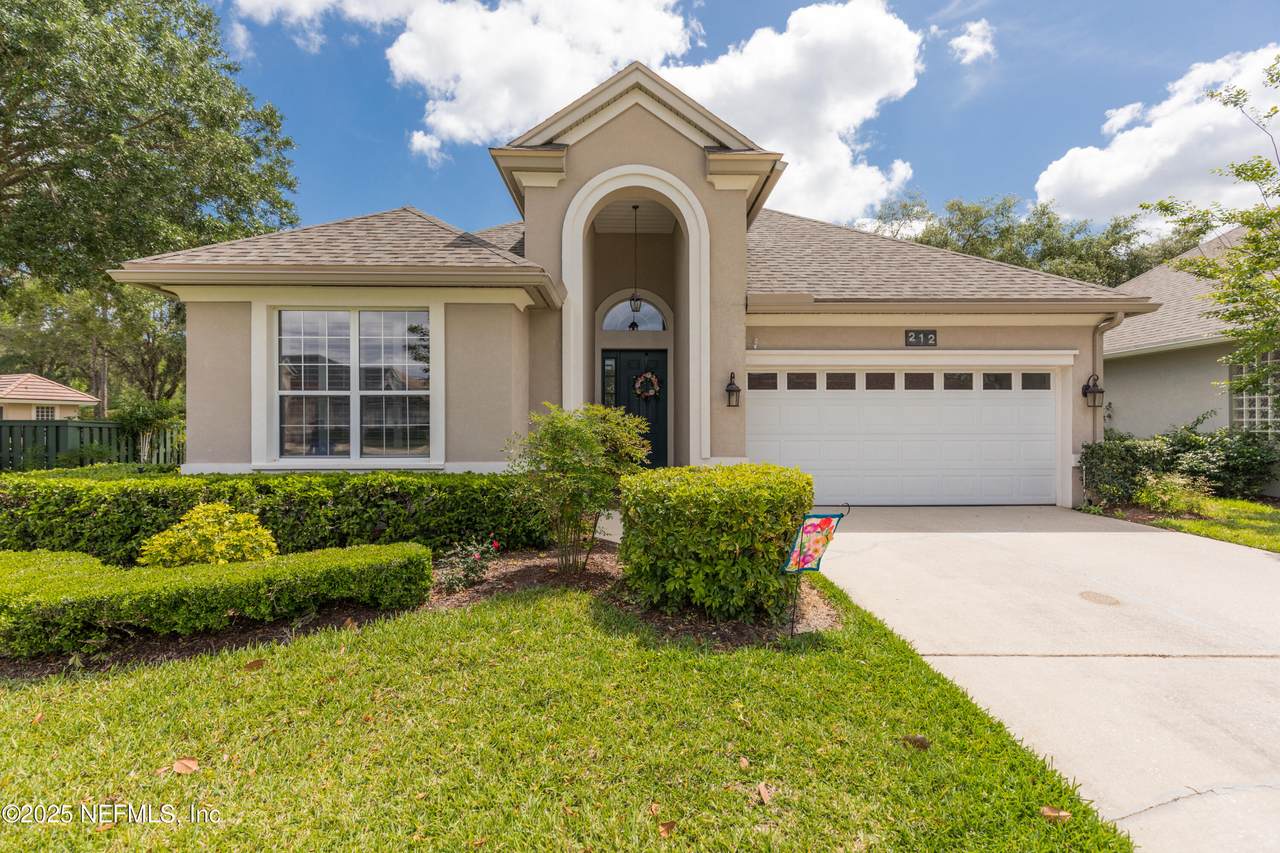 212 Island Green Drive - Photo 1