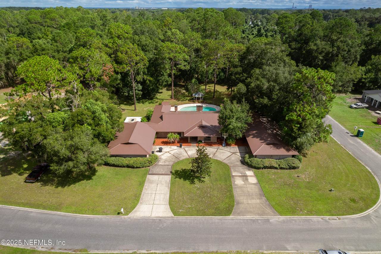 188 Estates Drive - Photo 1