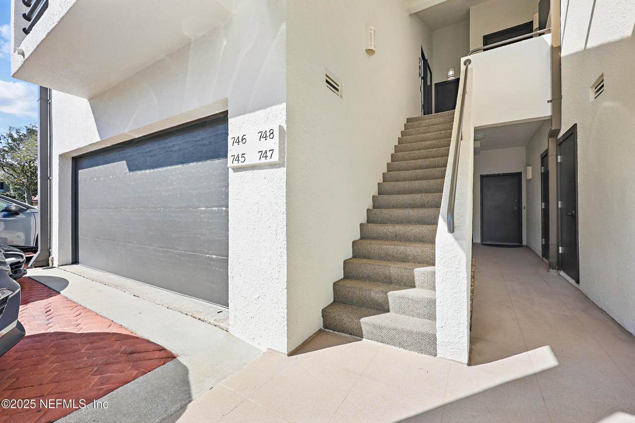 746 Spinnakers Reach Drive - Photo 1