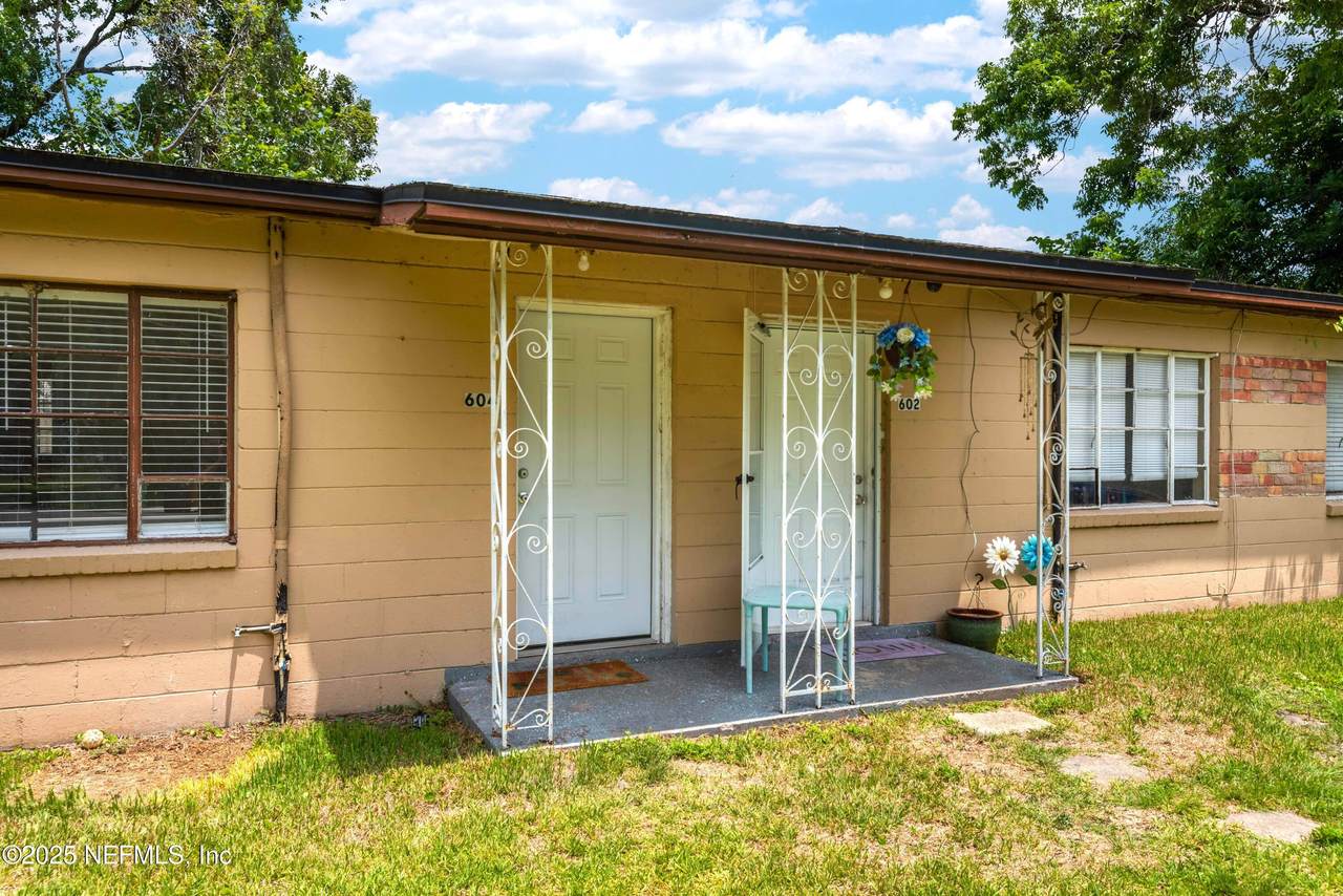 602 Luna Court - Photo 1