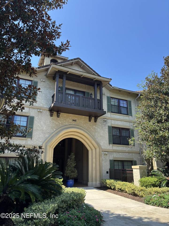 945 Registry Boulevard - Photo 1