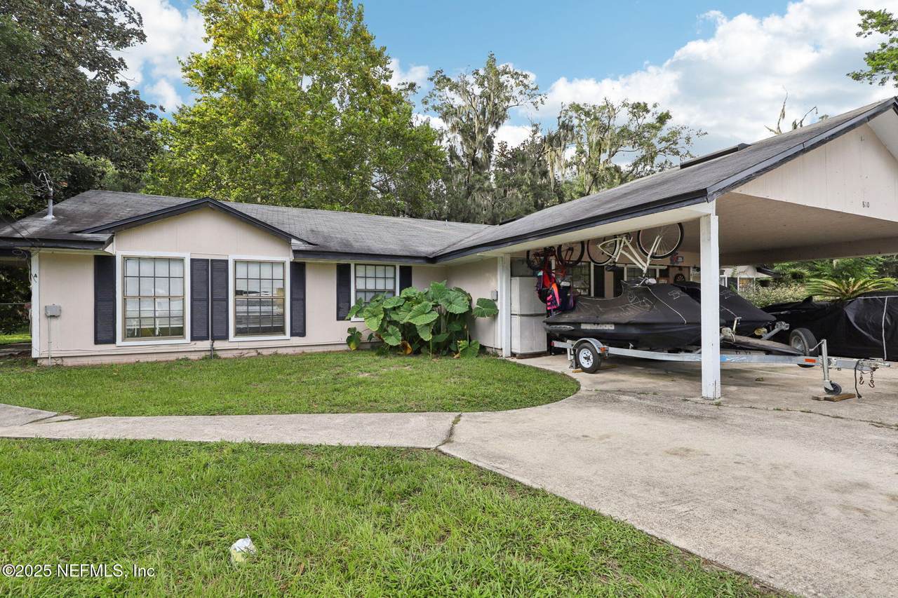 810 Meadowbrook Drive - Photo 1