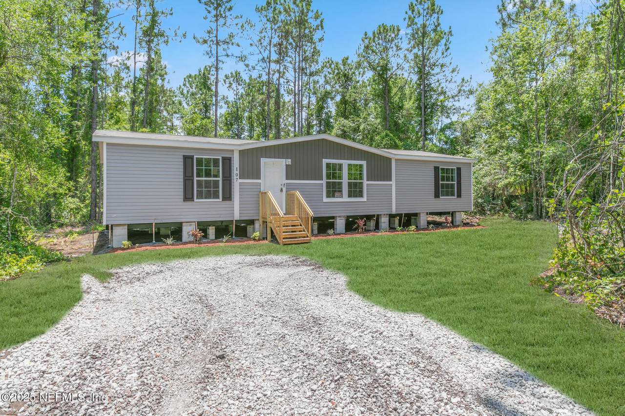 107 Everett Street - Photo 1