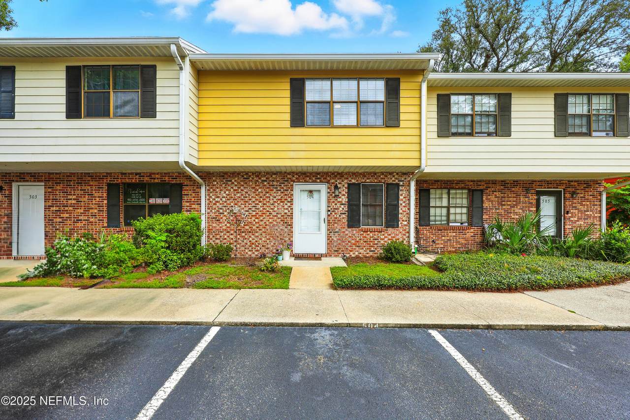 504 Kettering Way - Photo 1