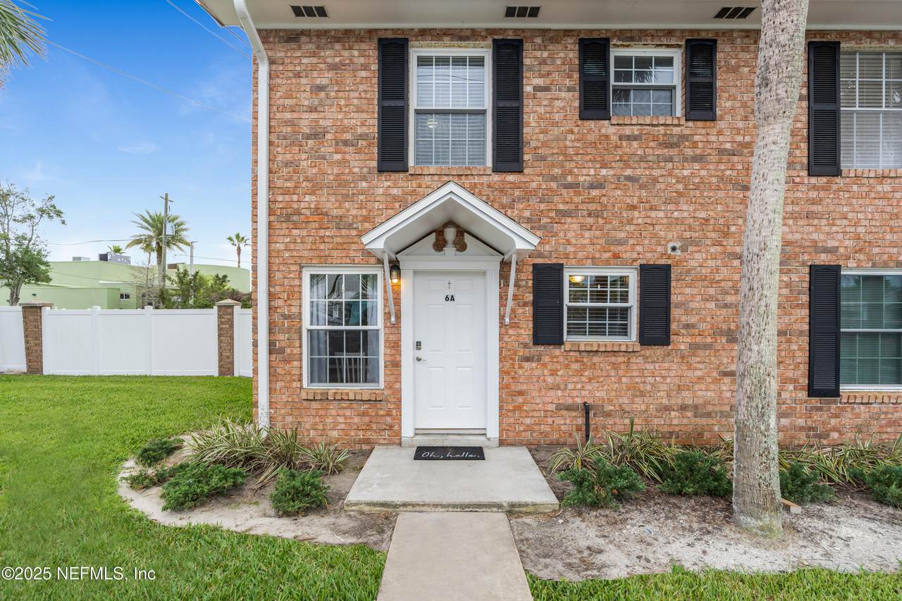 405 Flagler Boulevard - Photo 1