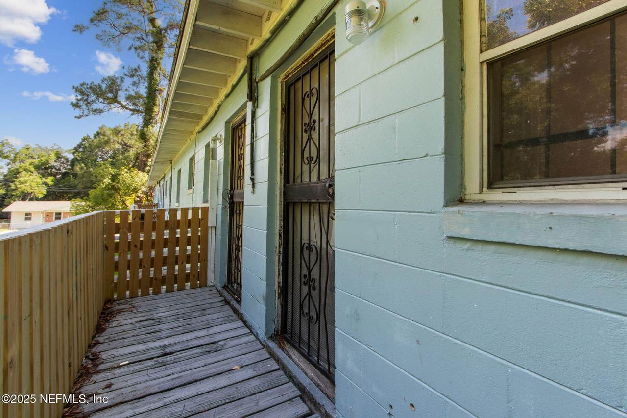 1224 18TH Street - Photo 1