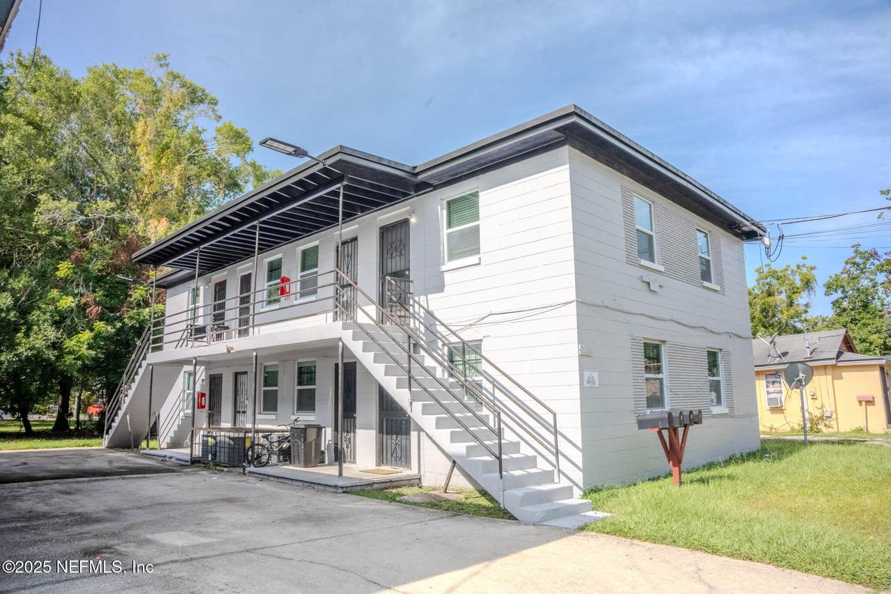 1124 25TH Street - Photo 1