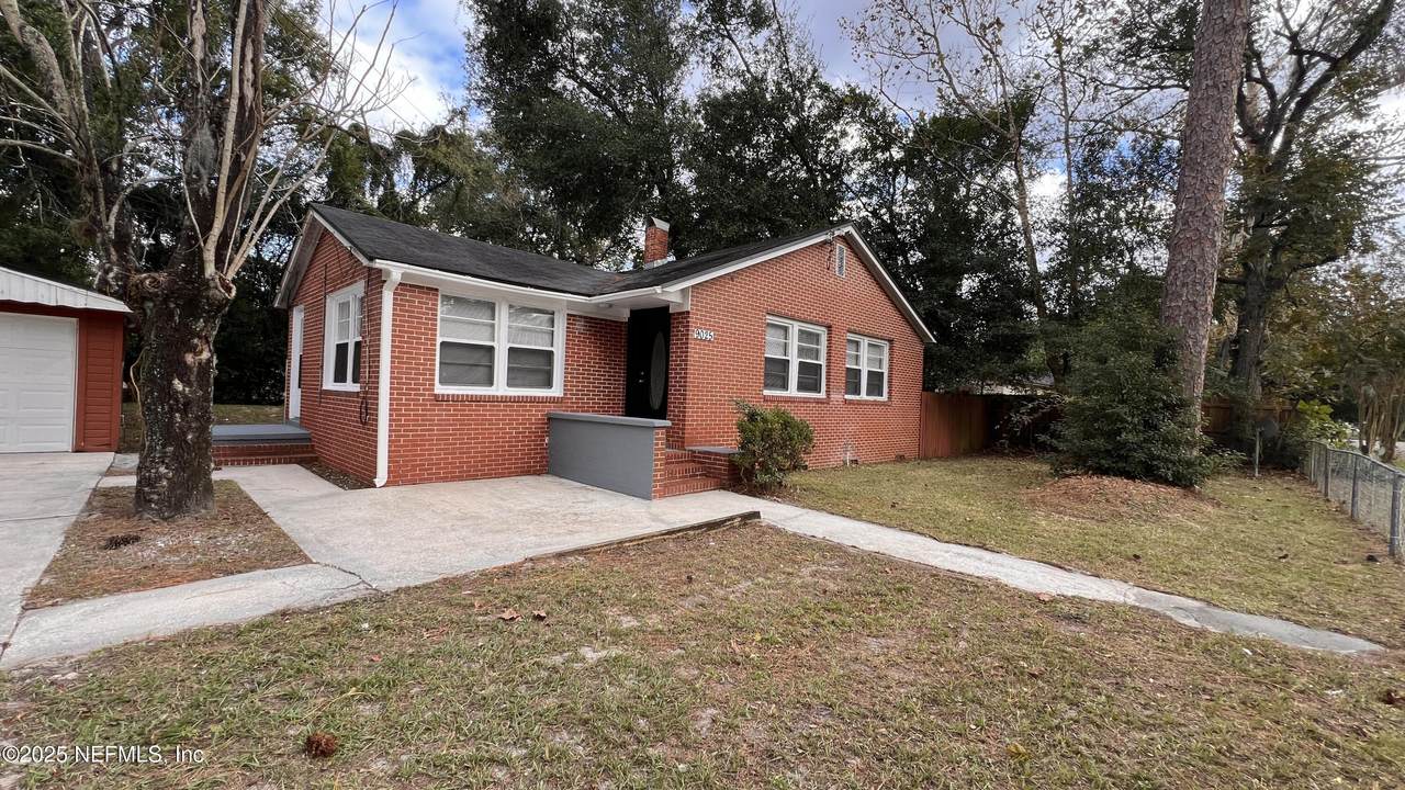 9025 Monroe Avenue - Photo 1