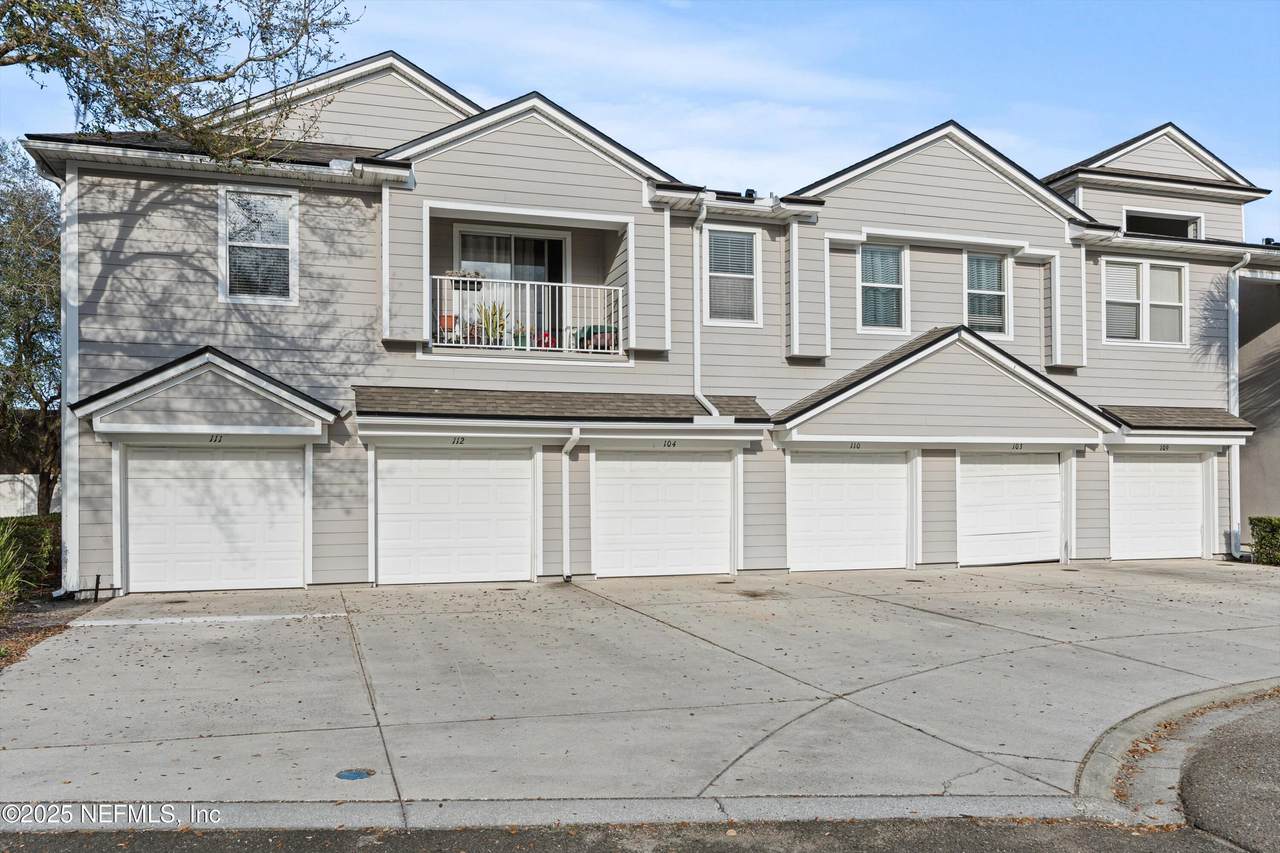 7043 Deer Lodge Circle - Photo 1