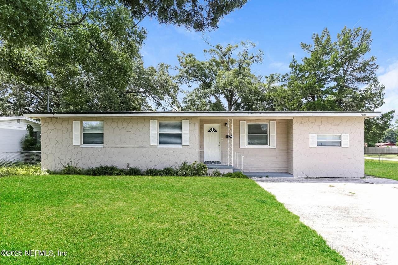 7418 Darwood Road - Photo 1