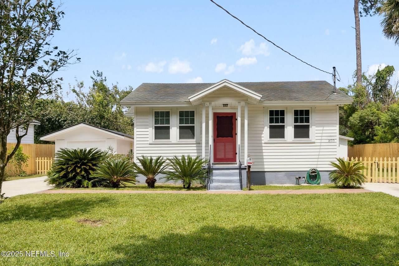 1635 Davidson Street - Photo 1