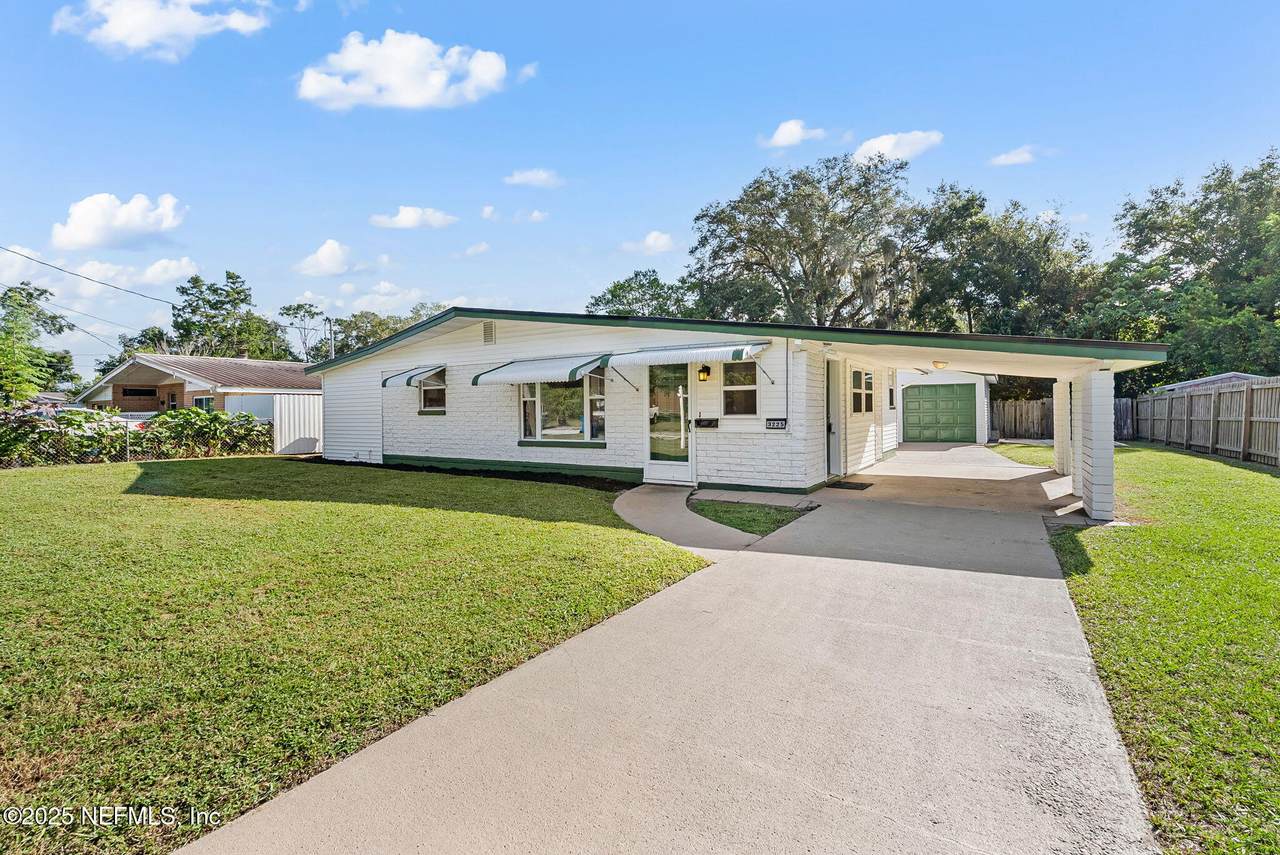 3225 Sandhurst Road - Photo 1