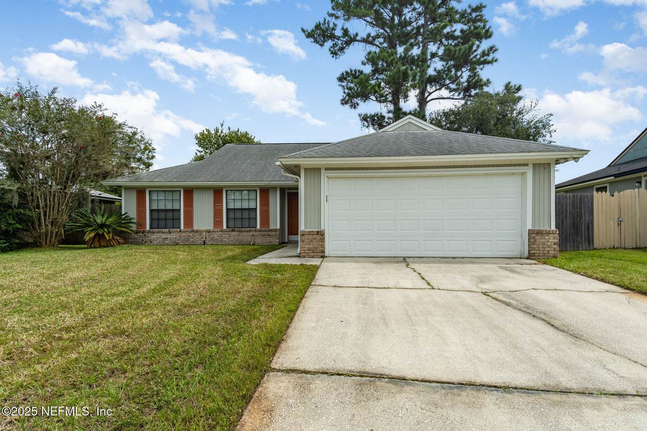 7945 Amandas Crossing Drive - Photo 1