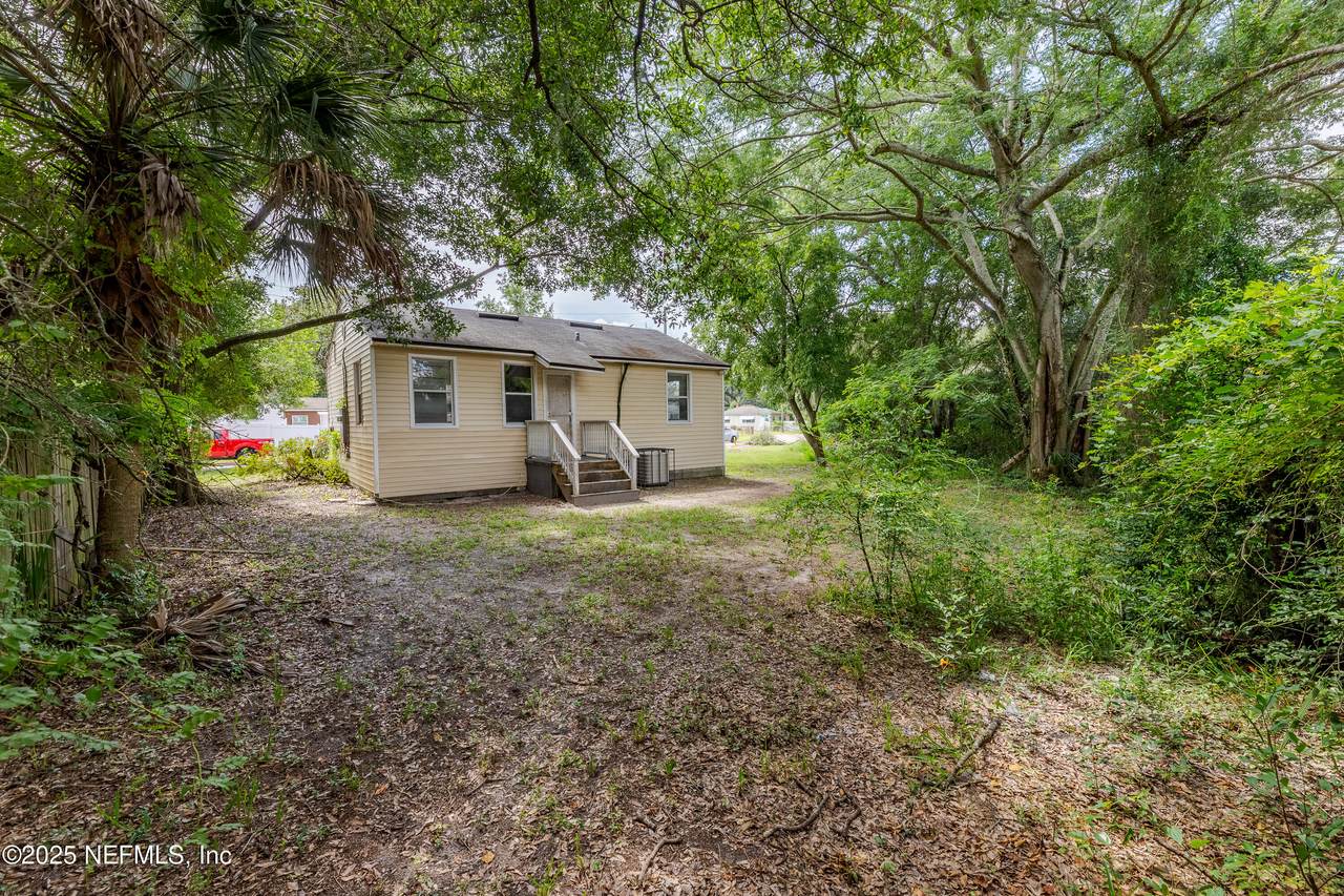 681 Chestnut Drive - Photo 1