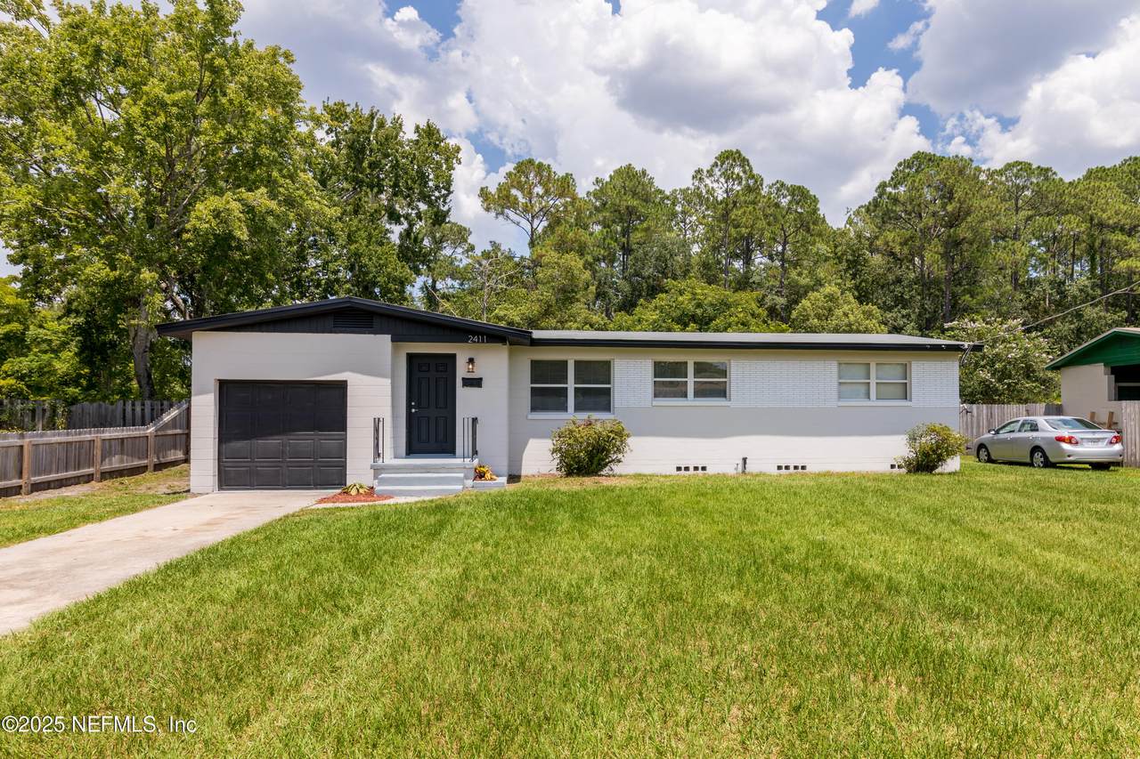 2411 Hirsch Avenue - Photo 1