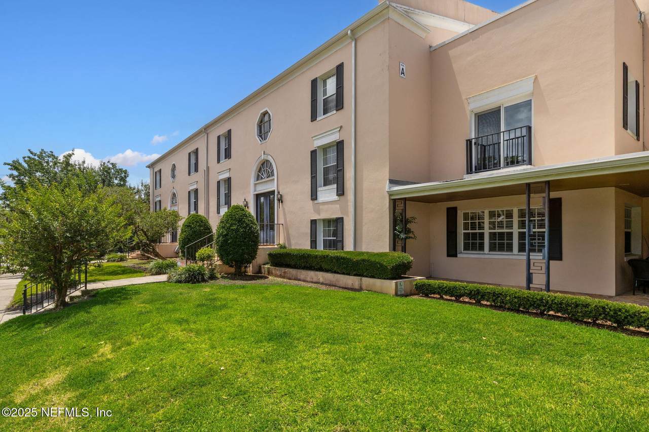 2909 St Johns Avenue - Photo 1